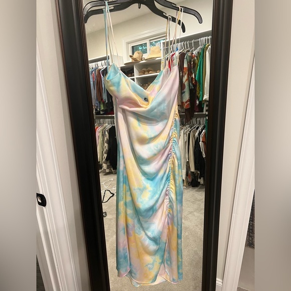 Zara Midi dress. - Picture 2 of 4